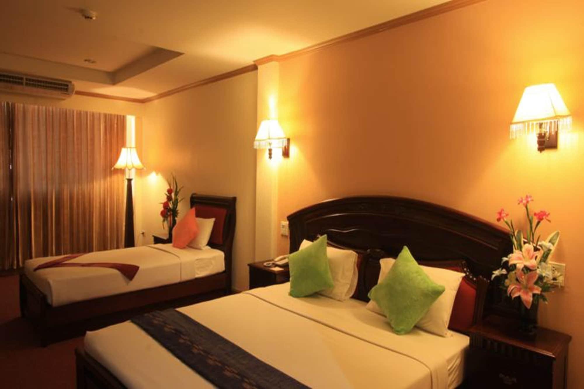 Winstar Hotel Хат Яй Екстериор снимка
