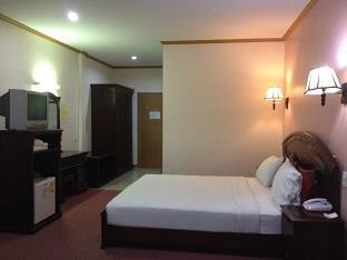 Winstar Hotel Хат Яй Екстериор снимка
