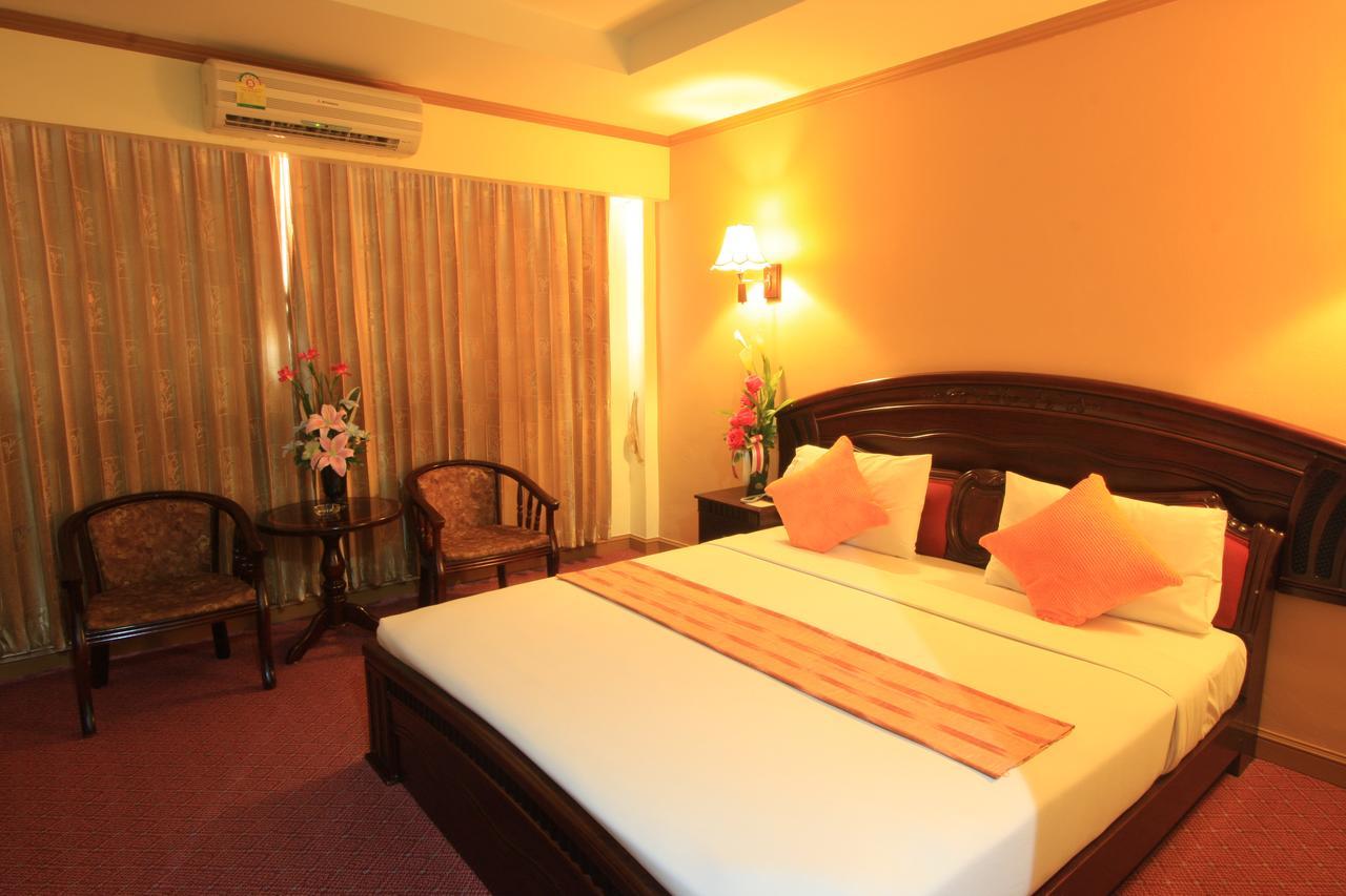 Winstar Hotel Хат Яй Екстериор снимка